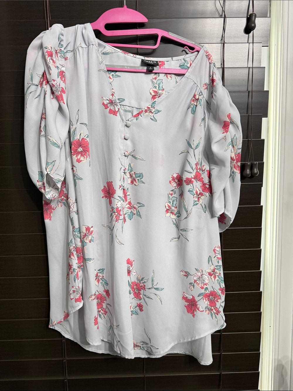 torrid Light Gray Floral V-Neck Puff-Sleeve Tunic